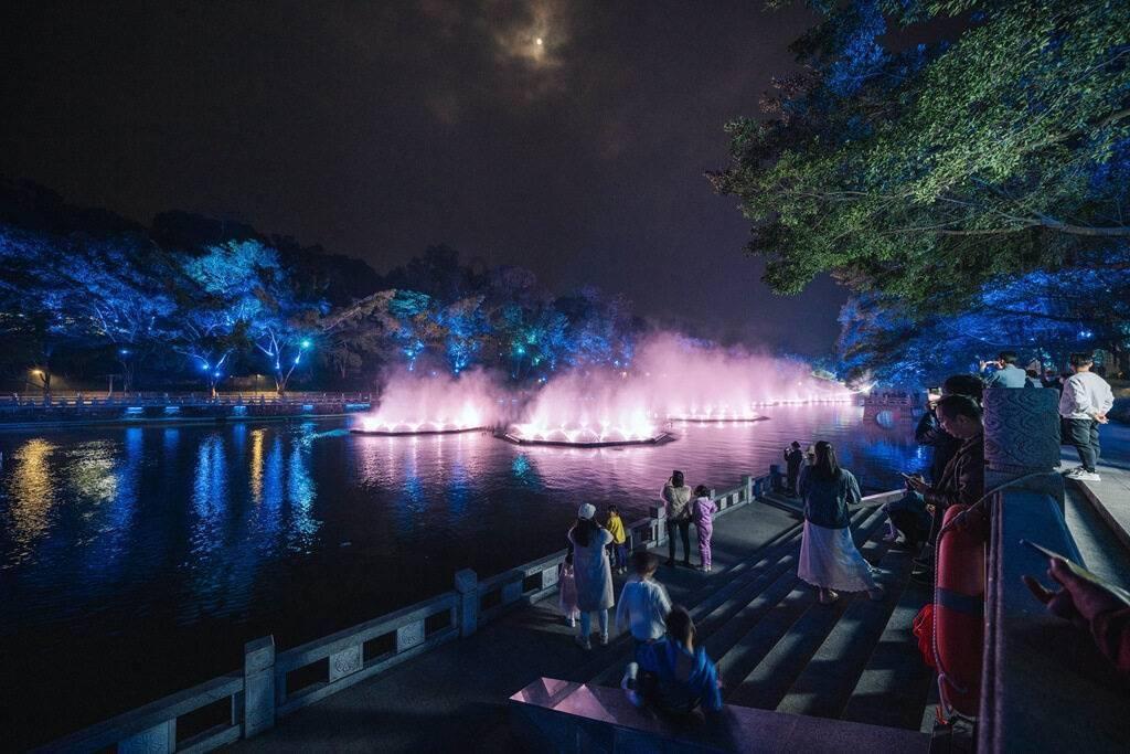 逃离午夜神坛